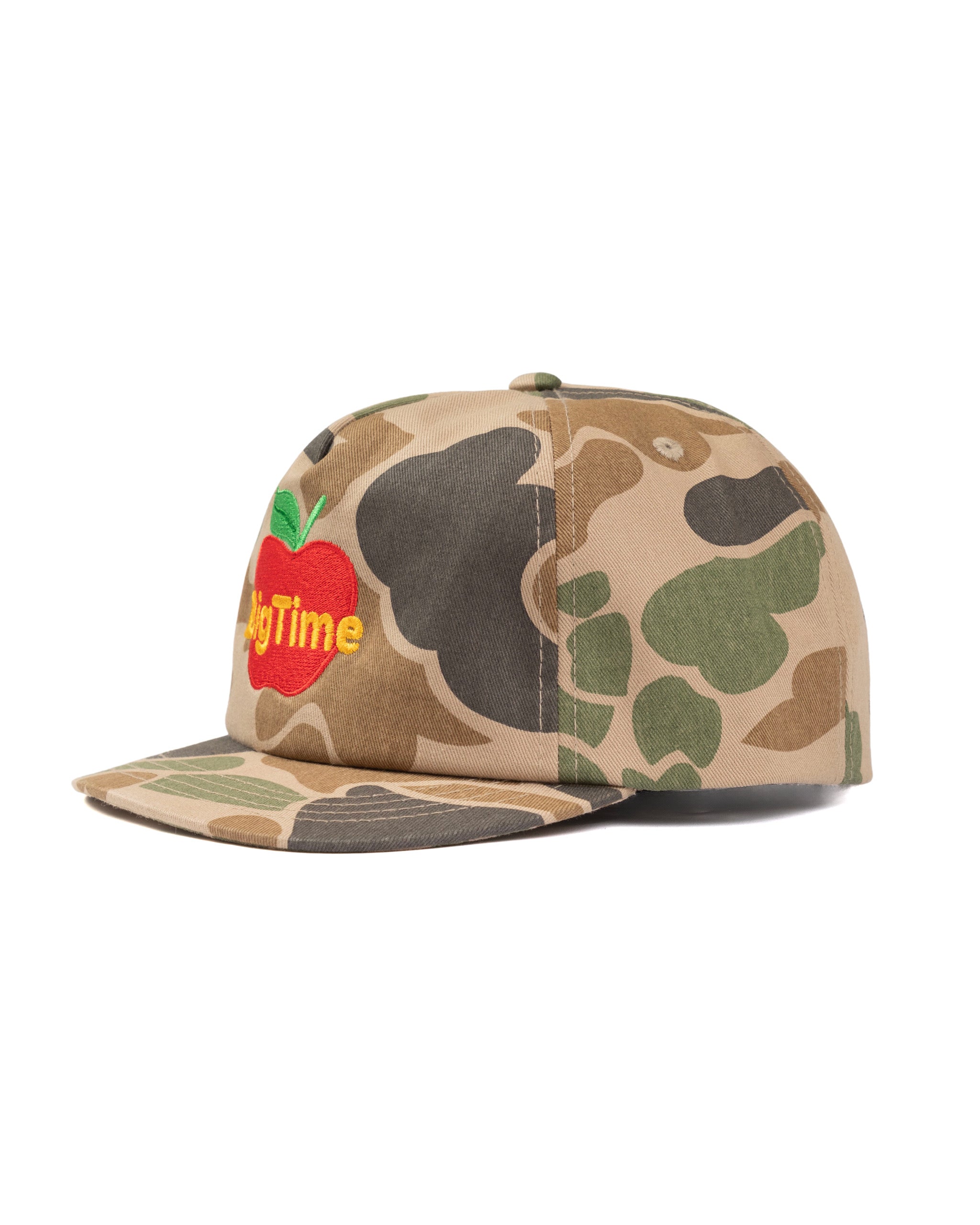 APPLE CAMO SHORT BILL HAT