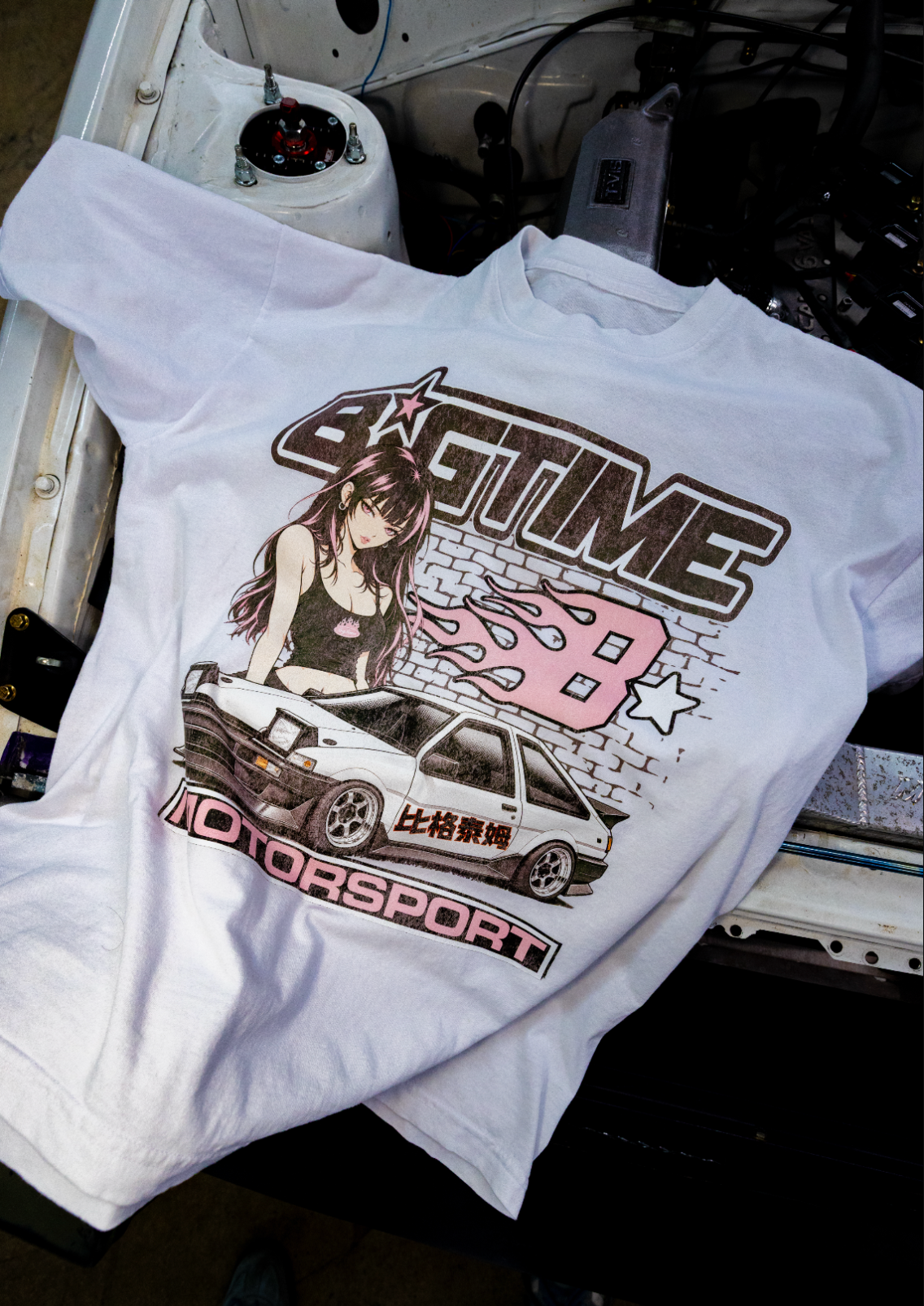 ANIME V5 TEE (WHITE)